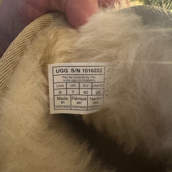 UGG Classic Mini II - Picture 5 of 6